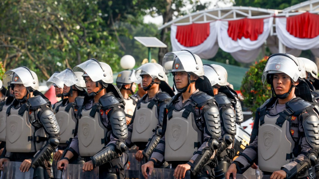 Haidar Alwi Respons Baik Pengamanan Demo Tolak Revisi UU Pilkada oleh Polri
            - galeri foto