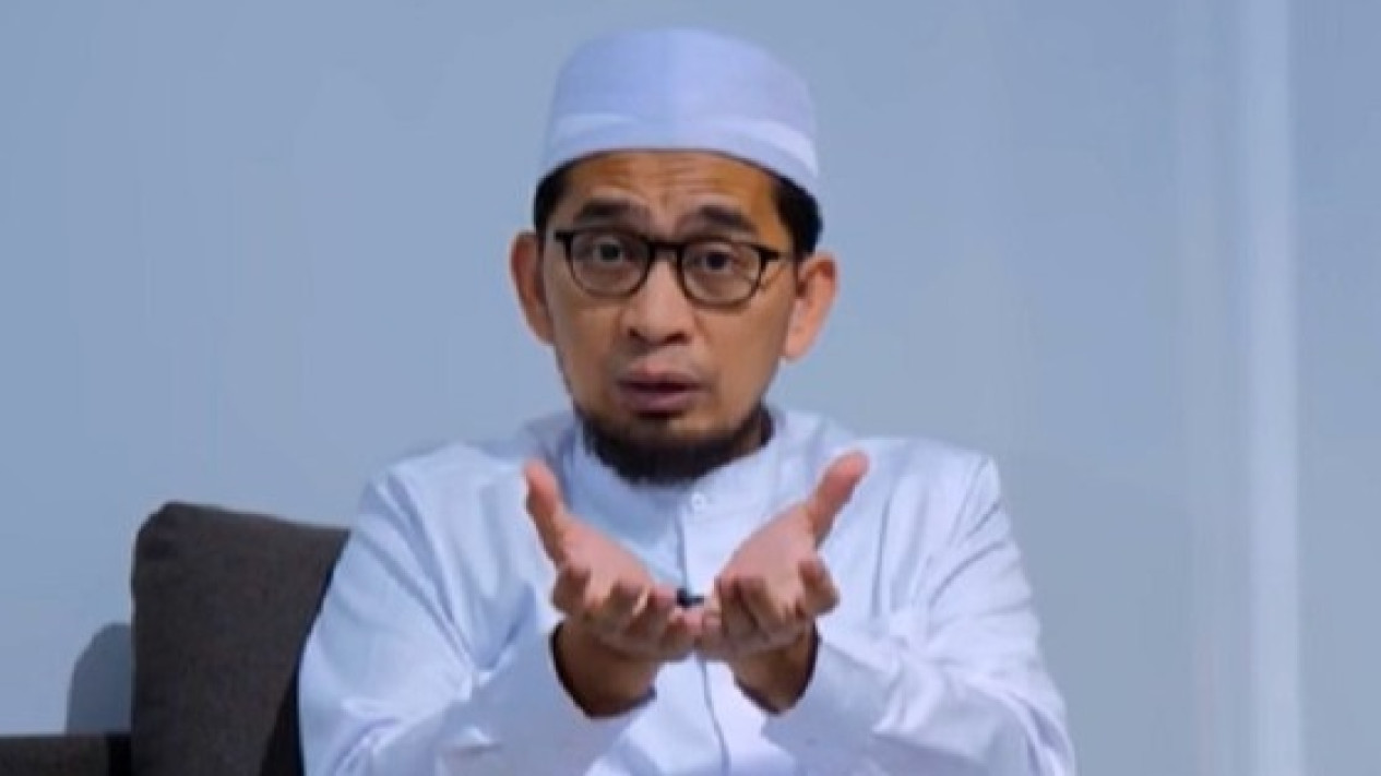 Langsung Diguyur Rezeki, Cukup Rutin Baca Satu Surah Pendek ini 17 Kali Sehari Sebelum Doa, Ustaz Adi Hidayat Jelaskan Manfaatnya
            - galeri foto