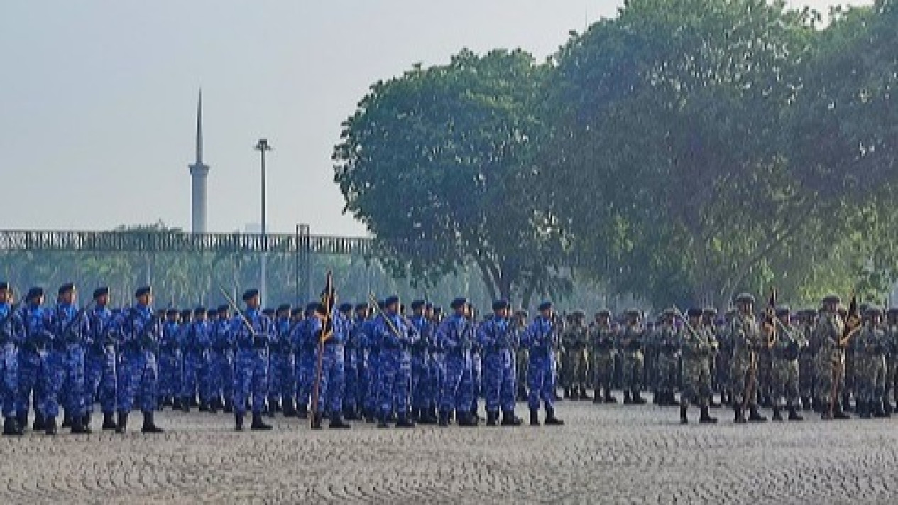 Sama Sekali Tak Ada yang Menyangka, Ternyata 5 Artis Indonesia ini adalah Seorang Tentara, Termasuk...
            - galeri foto