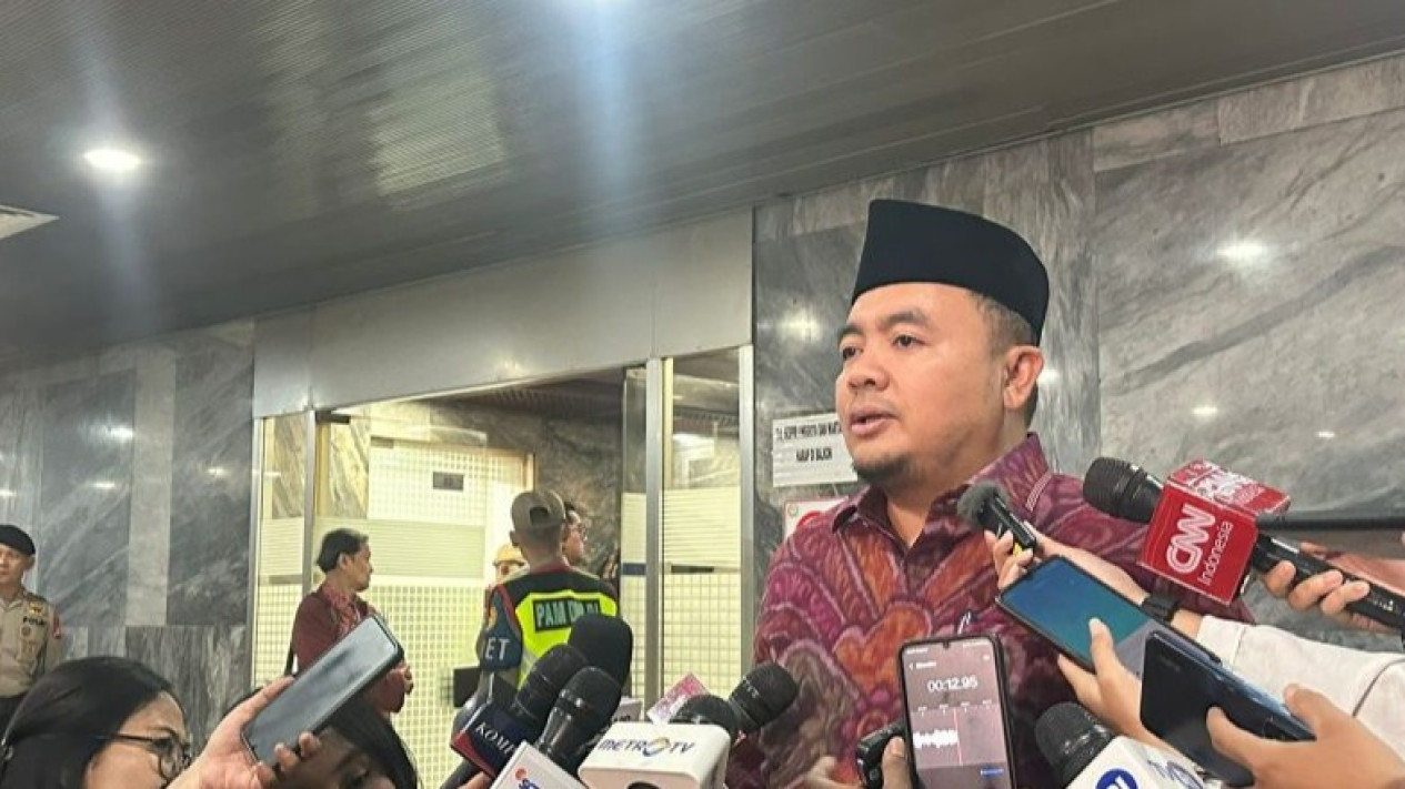 Rapat KPU dan DPR Tiba-tiba Dimajukan di Tengah Gelombang Protes Terkait Putusan MK di UU Pilkada, Ada Apa?
            - galeri foto