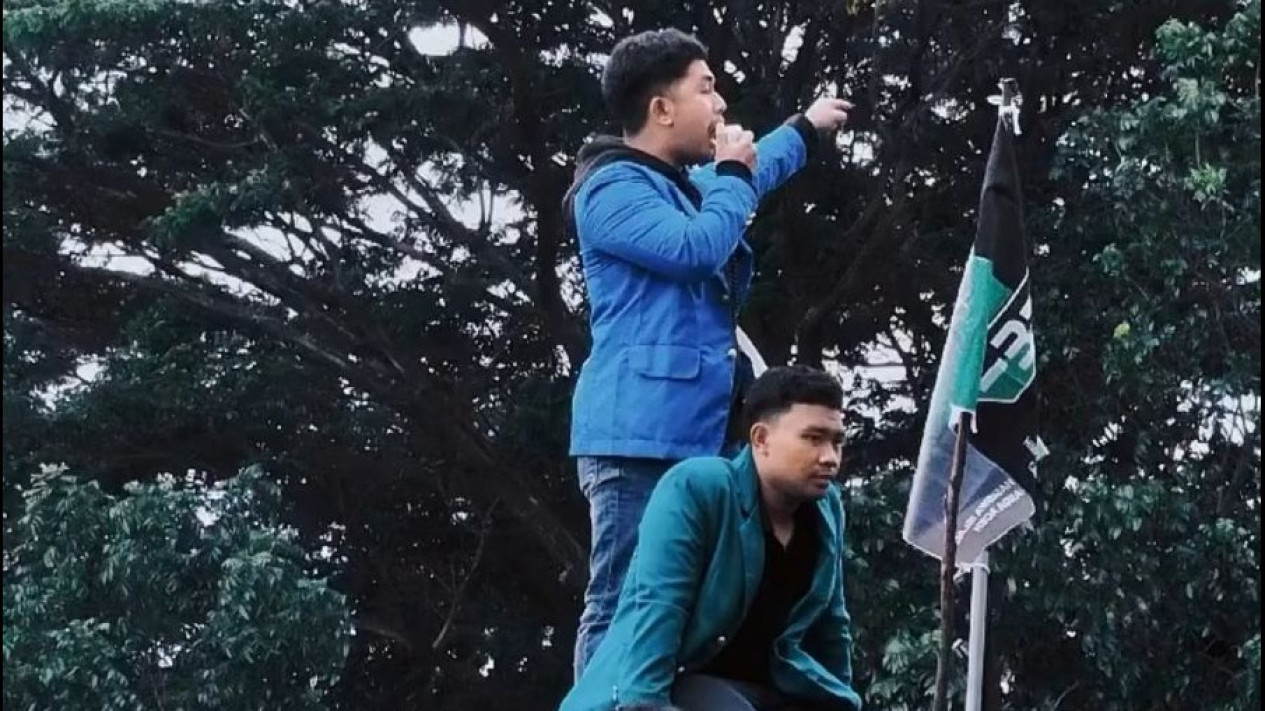 Presiden Mahasiswa UIN Ar-Raniry Tuntut Polisi Berikan Kompensasi ke Mahasiswa yang Dirugikan
            - galeri foto