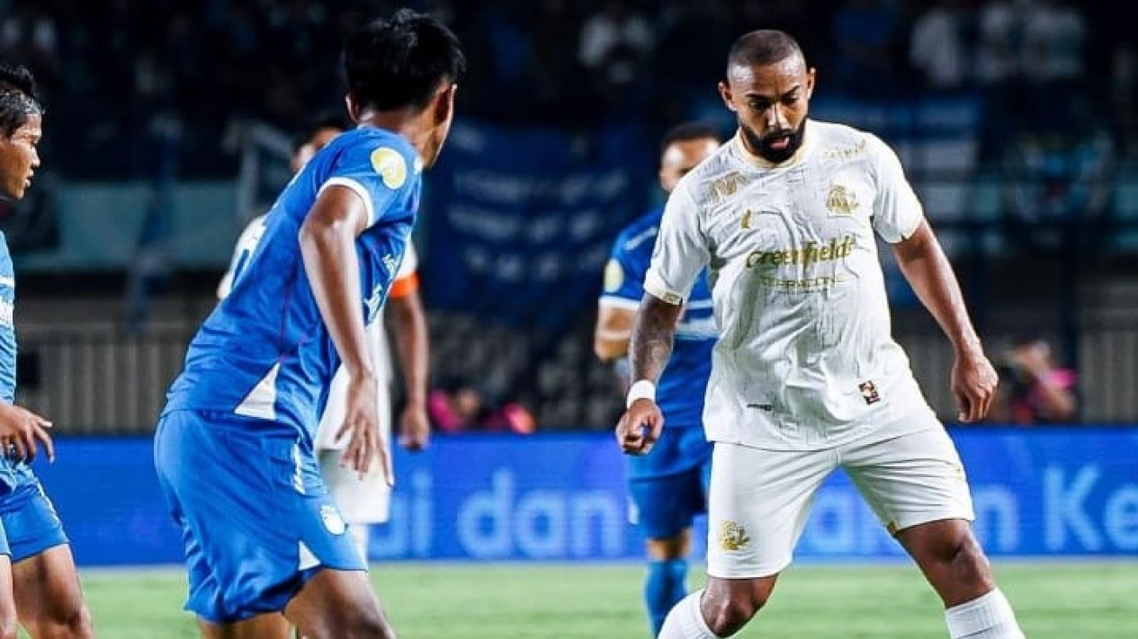 Hasil Liga 1 2024/2025: Persib Bandung vs Arema FC Berakhir 1-1, Gol Striker Timnas Indonesia Selamatkan Muka Maung Bandung di Depan Bobotoh
            - galeri foto