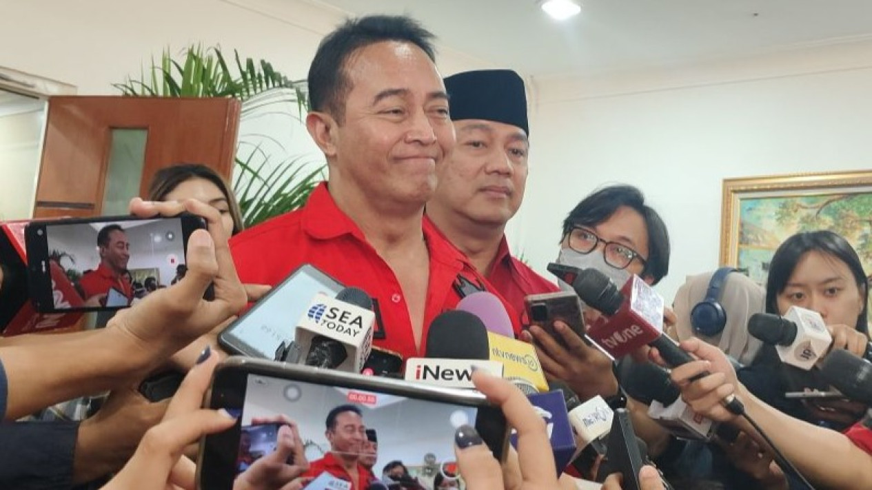 Panas dan Sengit! Andika-Hendrar Siap Bertarung Lawan Luthfi-Gus Yasin di Pilkada Jateng
            - galeri foto