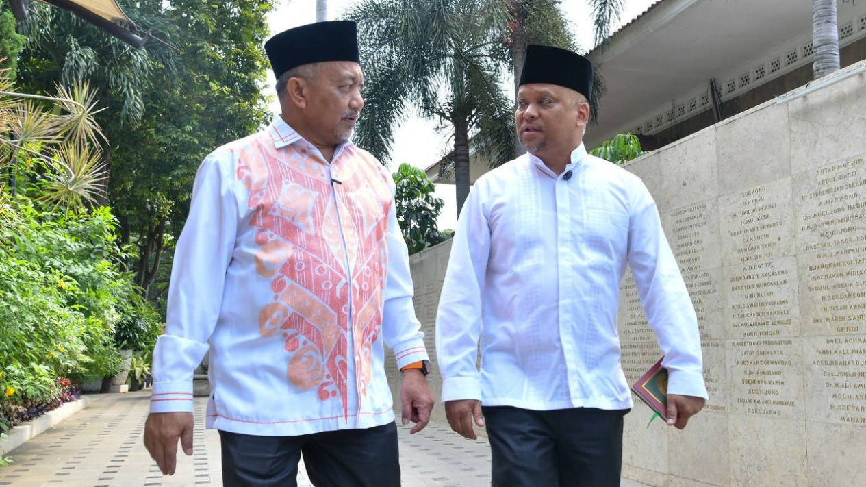 Pasangan Ahmad Syaikhu-Ilham Habibie Akan daftar ke KPU Jabar Kamis Besok
            - galeri foto