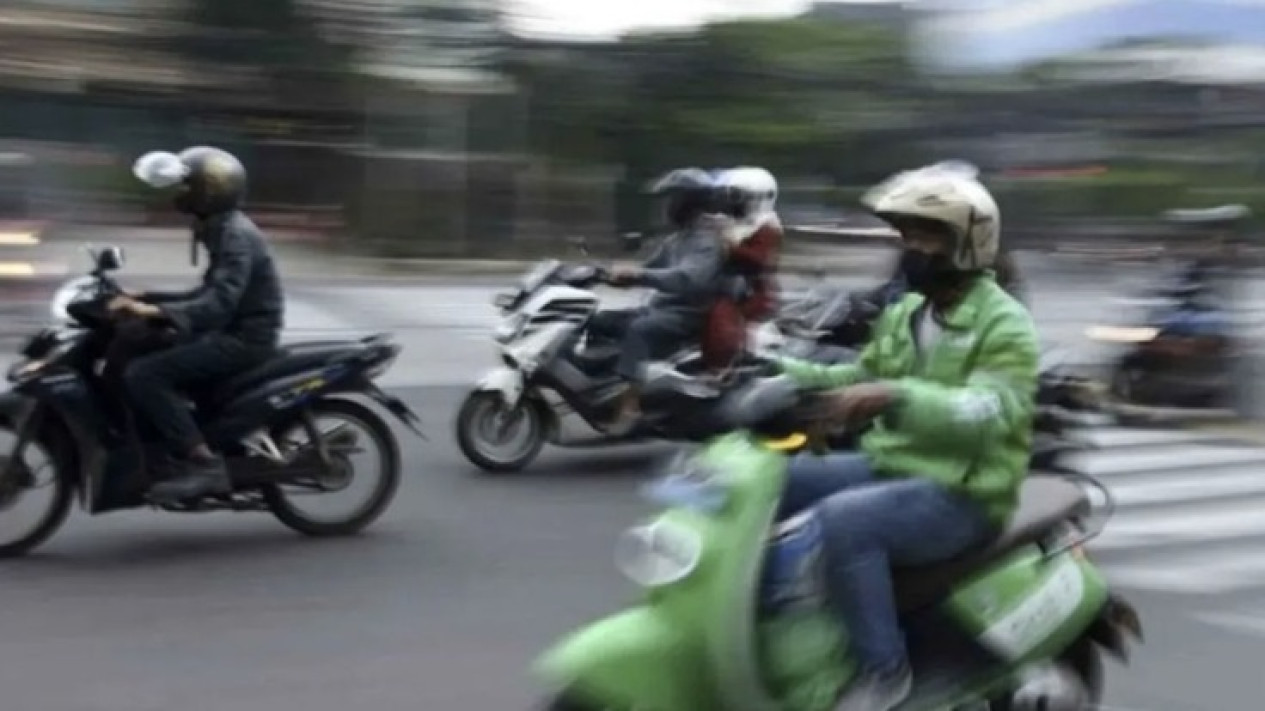 Amankan Aksi Demo Ojol-Kurir di Jakarta Pusat, Polisi Kerahkan 1.784 Personel Gabungan
            - galeri foto