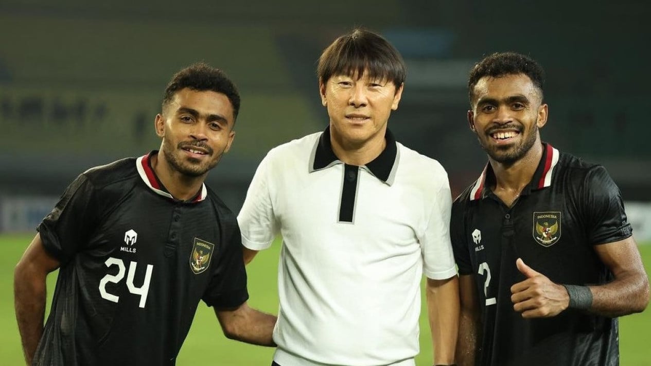 Pengganti Sayuri Bersaudara, Shin Tae-yong Panggil Dua Pemain Baru ke Timnas Indonesia, Siapa?
            - galeri foto