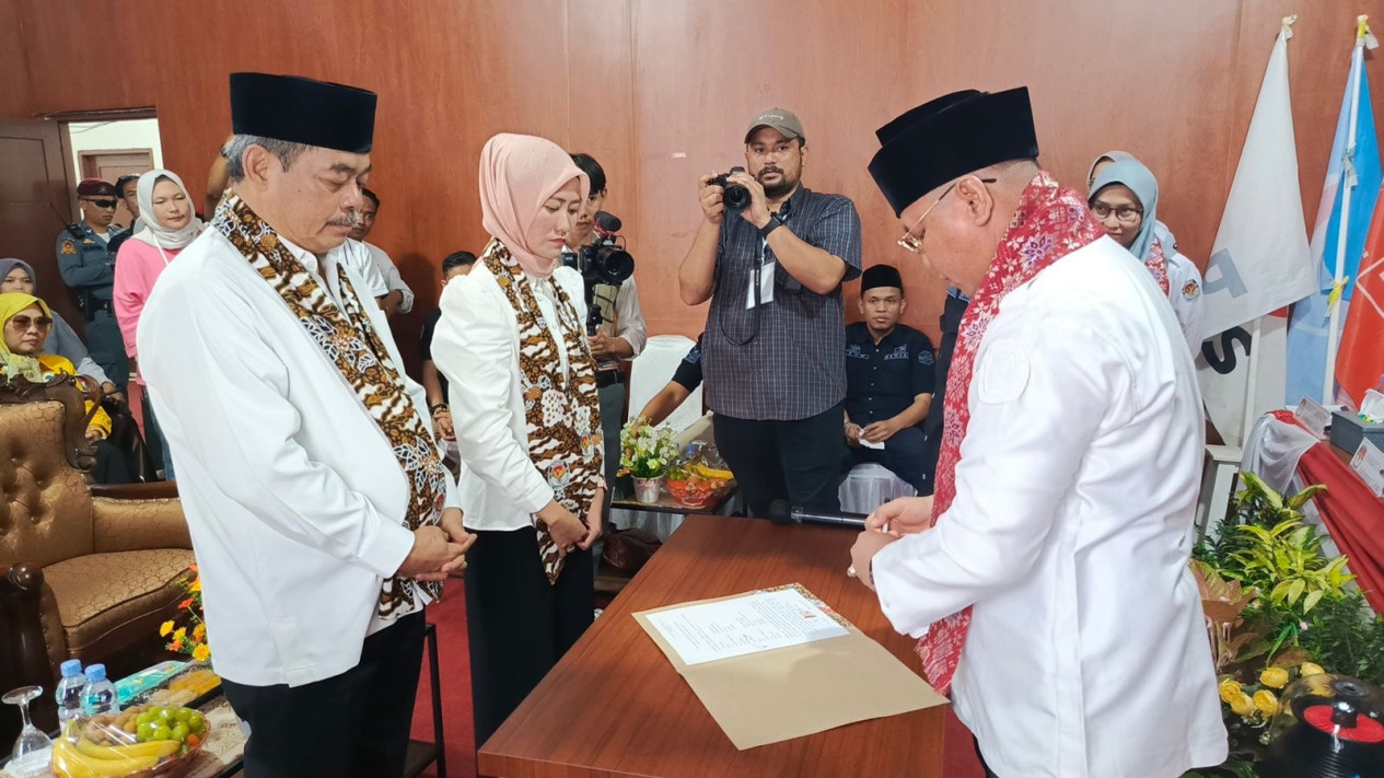 Mantan Ketua Umum DPP PBR Maju di Pilkada Lahat
            - galeri foto