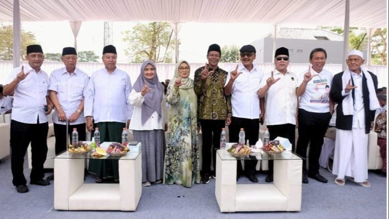 6 Mantan Bupati Kebumen Kompak Dukung Lilis-Zaeni, Ingin Terciptanya Sinergitas Masyarakat, Pemerintah dan Pengusaha
            - galeri foto