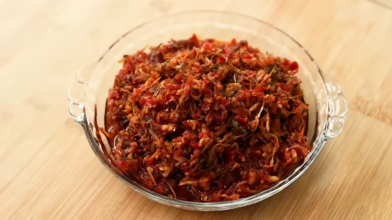 Pedas dan Nikmat! Resep Sambal Teri Kecombrang ala Chef Devina Hermawan
            - galeri foto