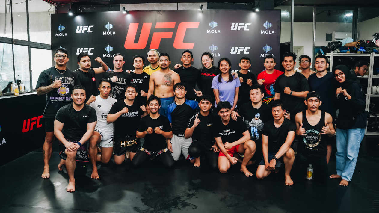 Bintang Emon Cs Ungkap Pengalaman Latihan MMA Bareng Jeka Saragih, Puji Petarung Medan Itu Usai Tembus UFC
            - galeri foto