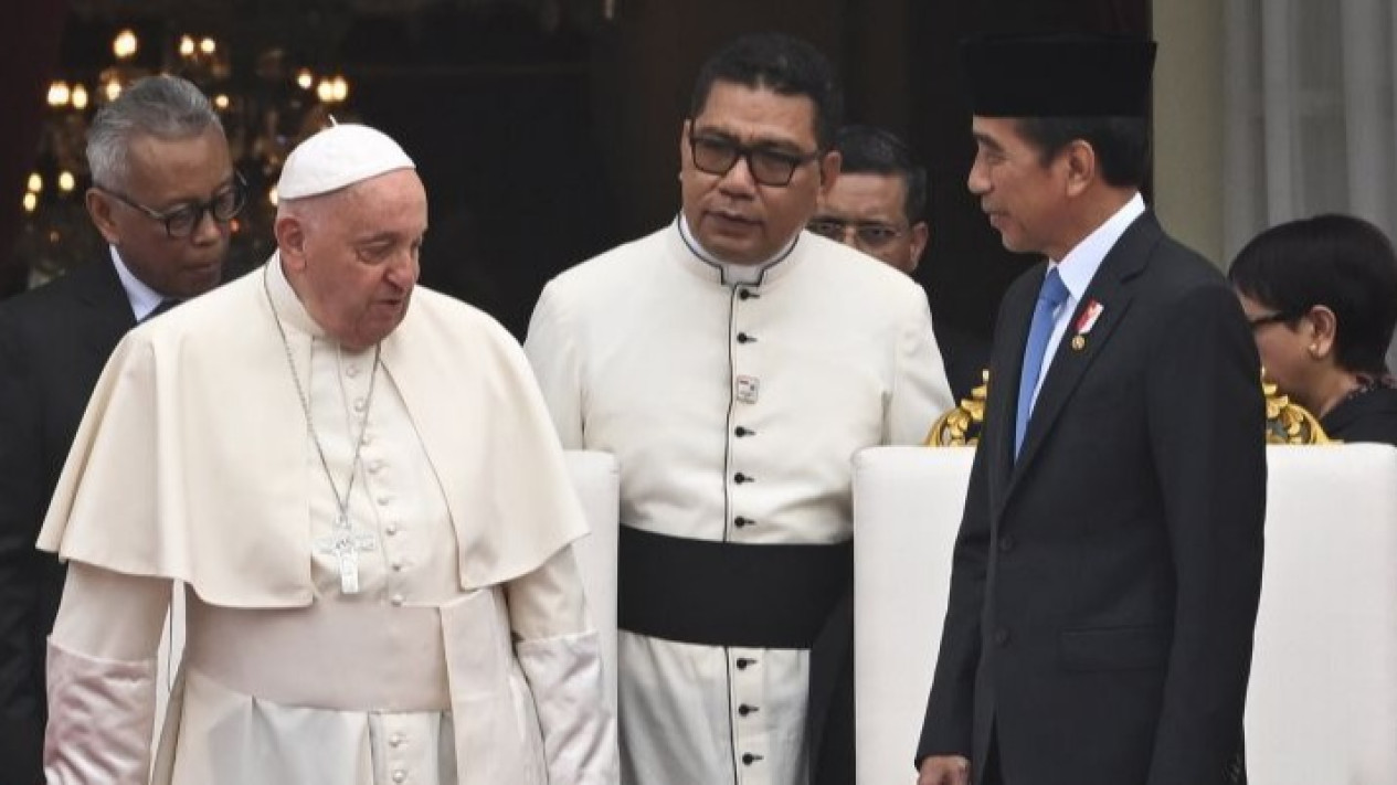 Kagum dengan Semboyan Bhineka Tunggal Ika, Paus Fransiskus Beri Pesan Ini
            - galeri foto