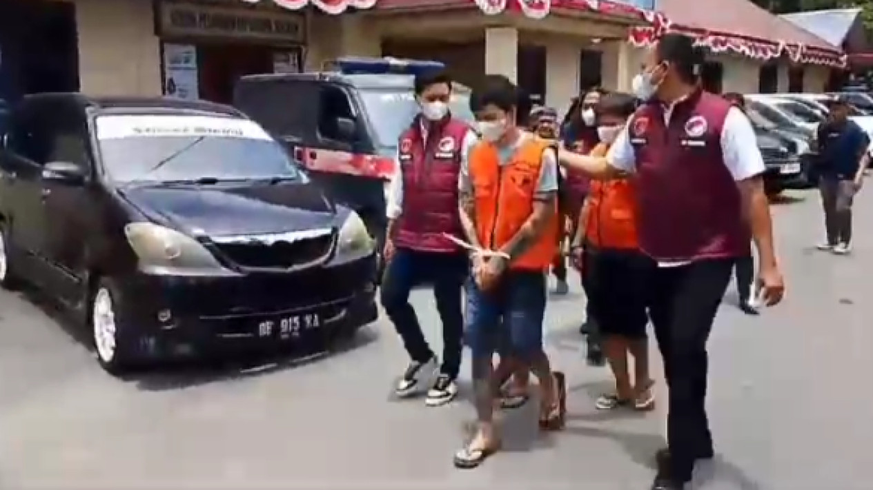 Bandar Narkoba Lintas Provinsi di Sulawesi Berhasil di Ringkus
            - galeri foto