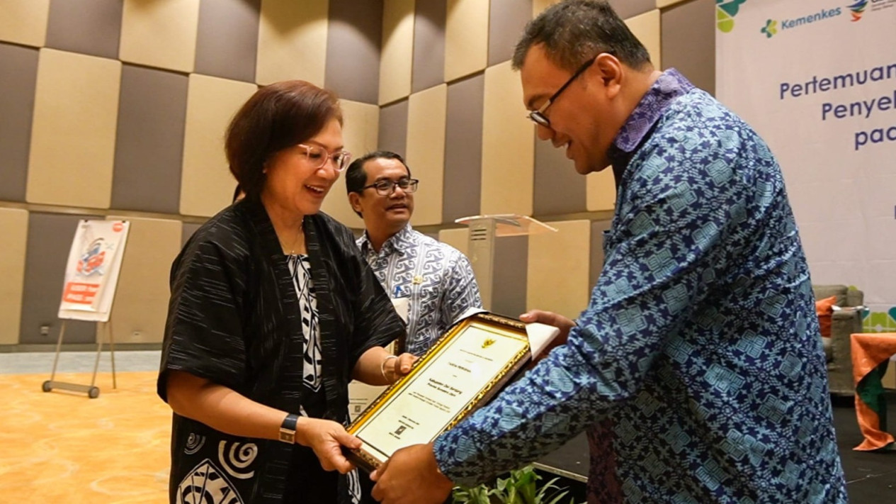 Dinas Kesehatan Deliserdang Raih Penghargaan Capaian Imunisasi Tertinggi
            - galeri foto