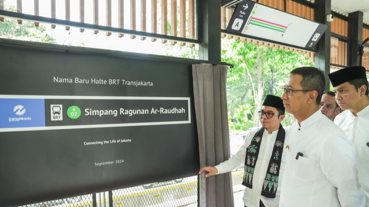 Heru Budi Resmikan Perubahan Nama Halte Simpang Ragunan Ar-Raudhah
            - galeri foto