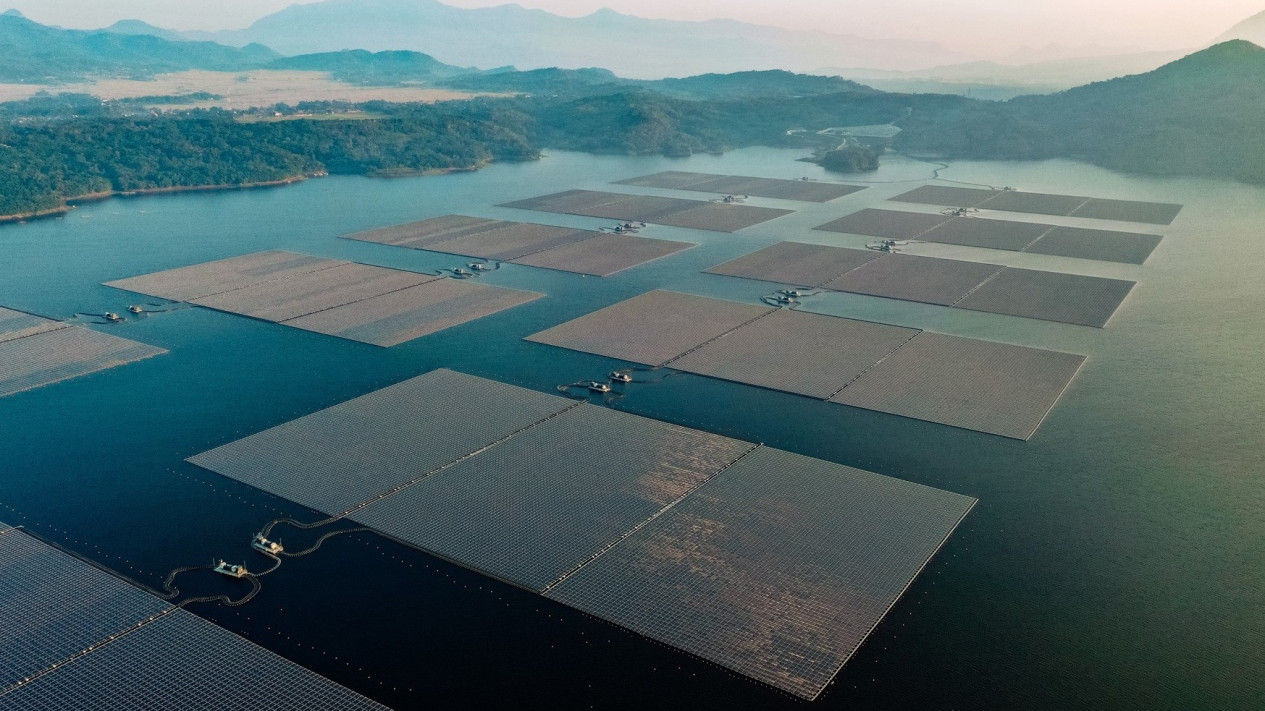 Ambisius! Kementerian ESDM Bakal Bangun PLTS Terapung di 257 Waduk PUPR, Total Kapasitasnya 70 Kali Lipat Cirata
            - galeri foto