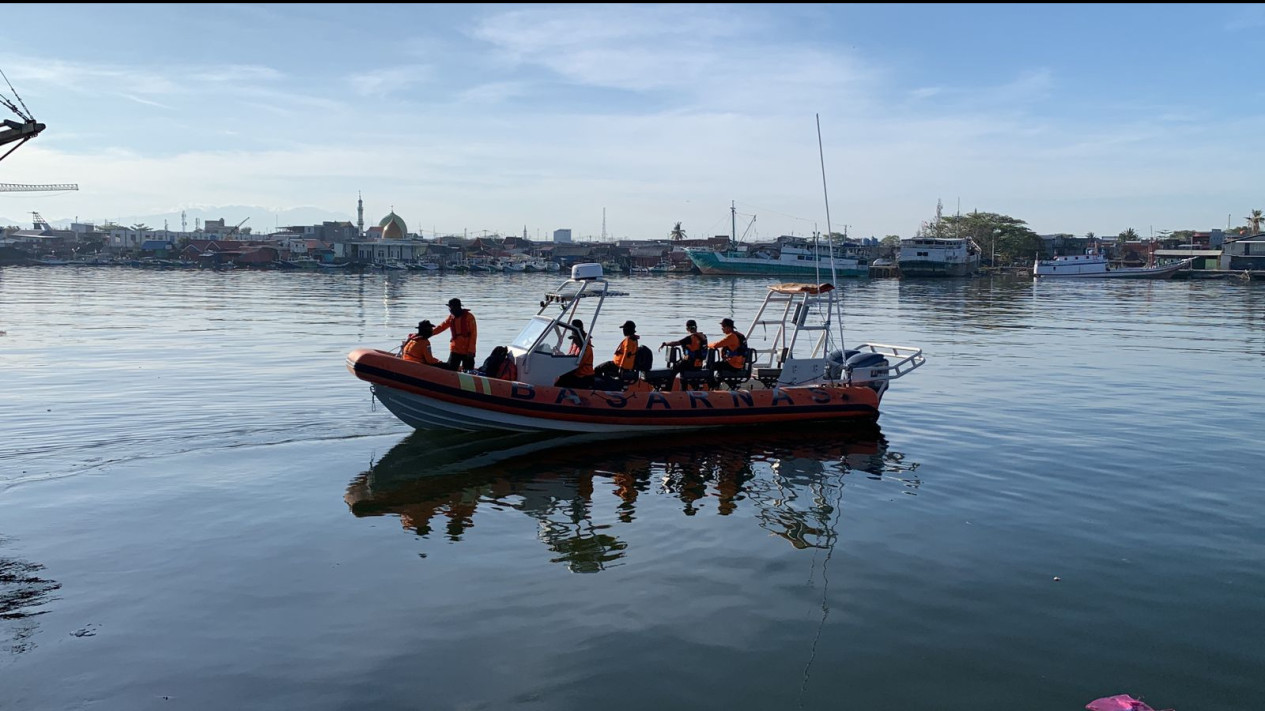 Diduga Terjatuh, Nelayan Dilaporkan Hilang Saat Memancing di Perairan Pangkep
            - galeri foto