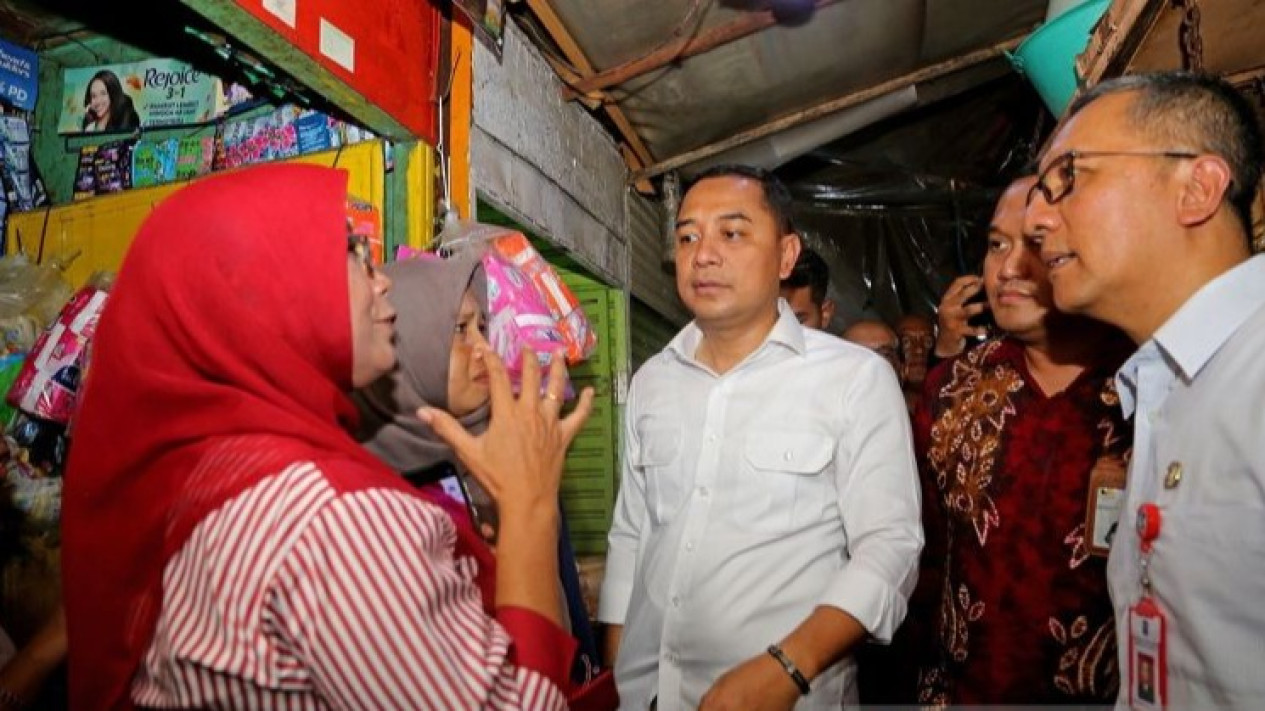 Jaga Stabilitas Harga, Pemkot Surabaya Dirikan Kios TPID di Pasar Tradisional
            - galeri foto