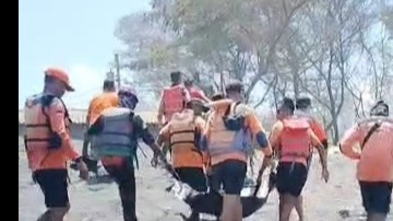 Korban Terseret Arus Muara Sungai Opak Ditemukan Terapung di Pantai Pandansimo, 7,2 Kilometer dari Lokasi Awal
            - galeri foto