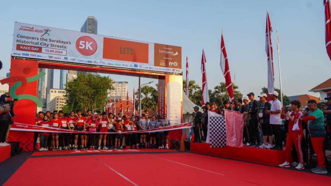 Sukses Diikuti 3.200 Pelari, Bank Jatim JConnect Run Lewati Rute Iconic Bersejarah Surabaya
            - galeri foto