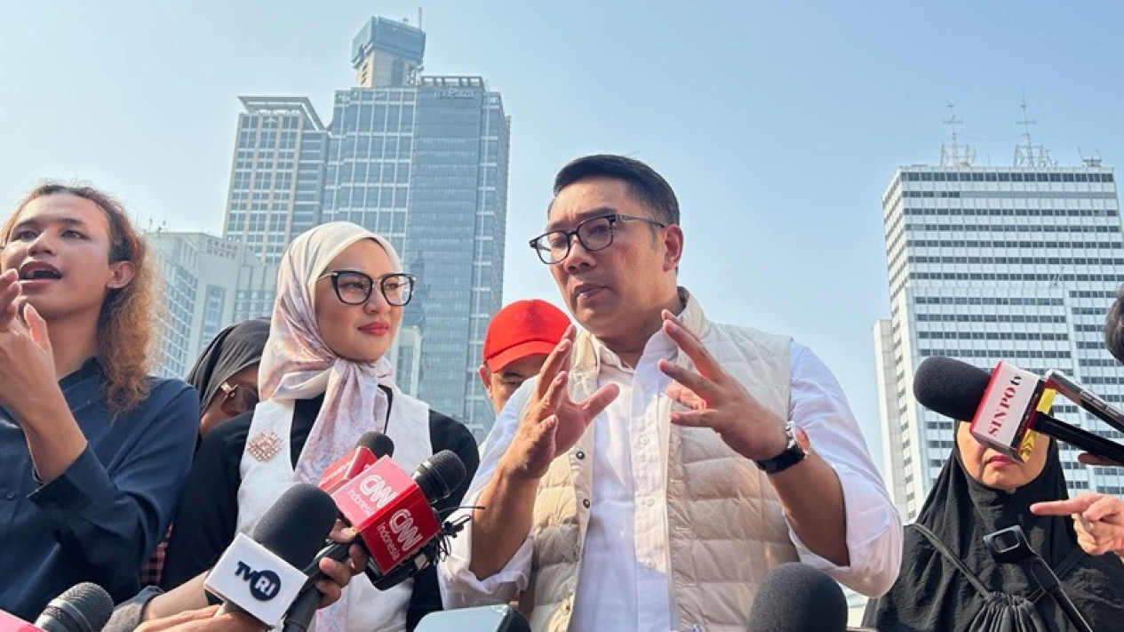 Ide Ridwan Kamil Buat Semua Warga Jakarta yang Terkena PHK, Disiapkan Pinjaman Kredit Mesra
            - galeri foto