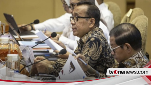 Jokowi Tunjuk Mensesneg Pratikno sebagai Plt Sekretaris Kabinet Gantikan Pramono Anung