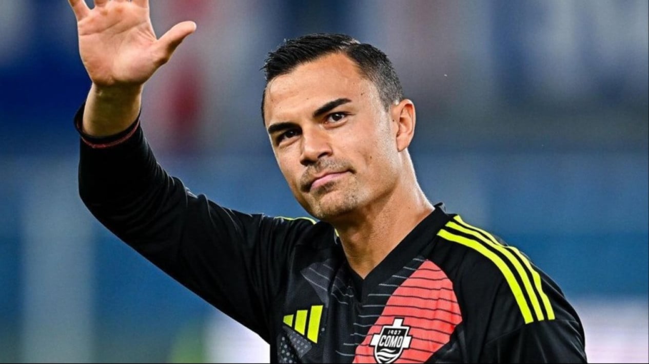 Dulu Tolak Mentah-mentah Timnas Indonesia, Kini Emil Audero kembali jadi Pembicaraan dan Dibandingkan dengan Maarten Paes
            - galeri foto