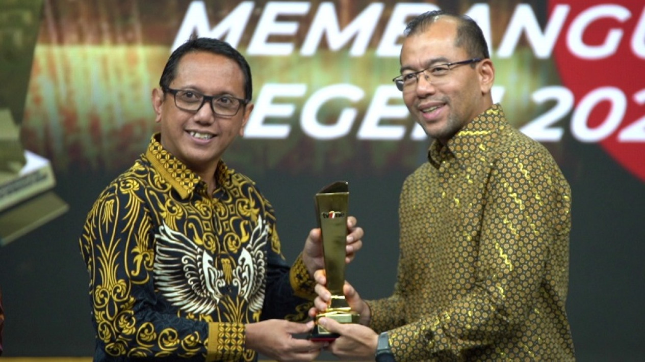 PT Pos Indonesia (Persero) Menerima Penghargaan Inovasi Membangun Negeri tvOne 2024: Transformasi Produk Bisnis Layanan Jasa Keuangan Digital
            - galeri foto