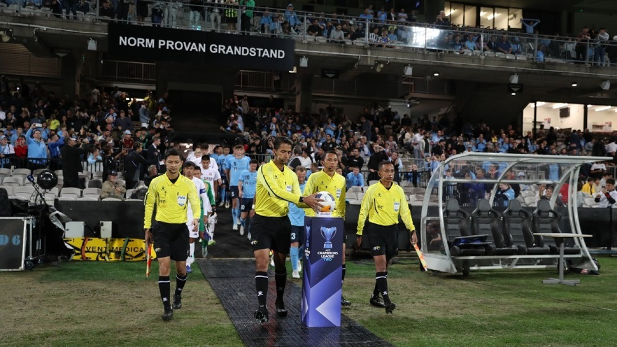 Empat Wasit Asal Indonesia Pimpin Laga yang Melibatkan Eks Juventus di AFC League Two
            - galeri foto