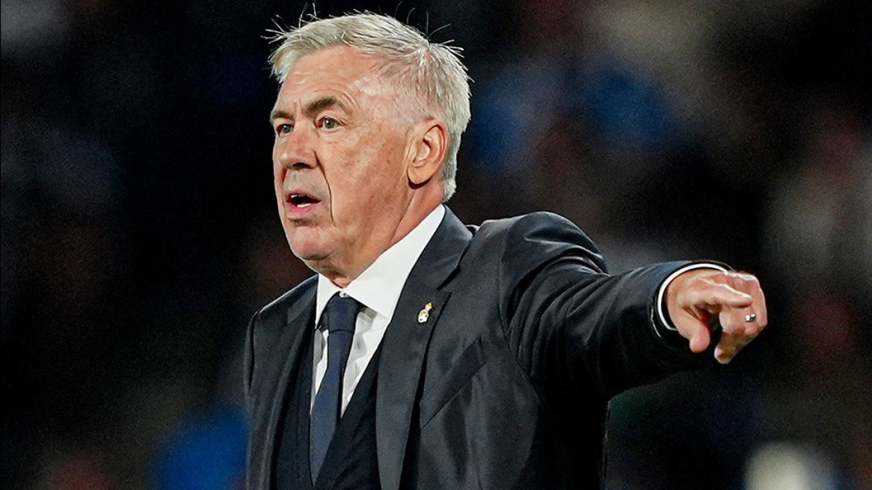 Carlo Ancelotti Pasang Badan untuk Para Penyerang Real Madrid yang Dikritik karena Kinerja Bertahannya
            - galeri foto