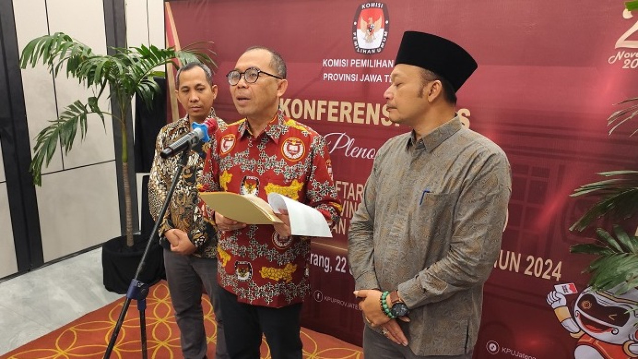 KPU Jateng Resmi Tetapkan Andika Perkasa-Hendrar Prihadi dan Ahmad Luthfi-Taj Yasin sebagai Cagub-Cawagub
            - galeri foto