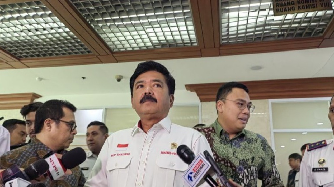 Pembebasan Pilot Susi Air Kapten Philip Tanpa Bayaran, Menko Polhukam: Tak Ada Imbalan, Semua Kerja Sama Elemen Masyarakat
            - galeri foto