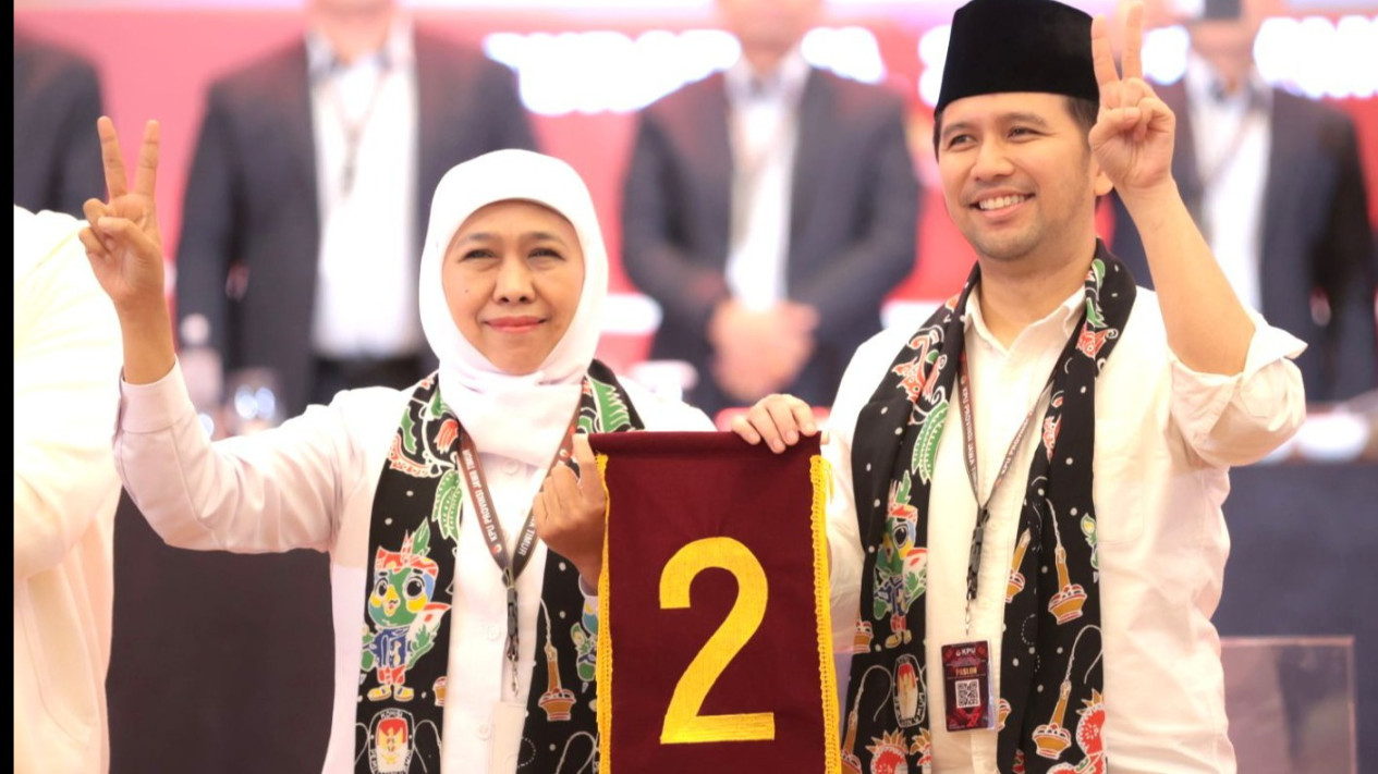 Khofifah-Emil dapat Nomor Urut 2, Jadi Lambang Semangat Optimisme  Dua Periode
            - galeri foto