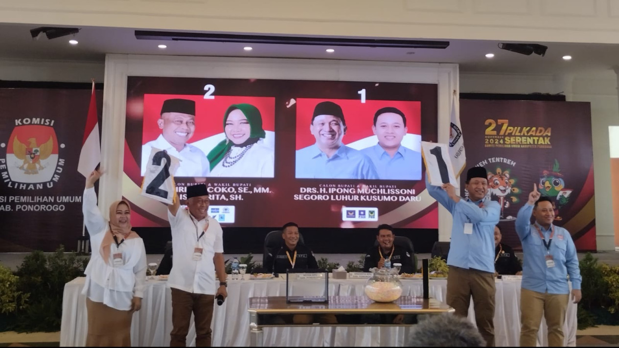 Undi Nomor Urut Paslon, Ipong-Luhur Nomor Urut 01, Sugiri-Lisdyarita 02
            - galeri foto