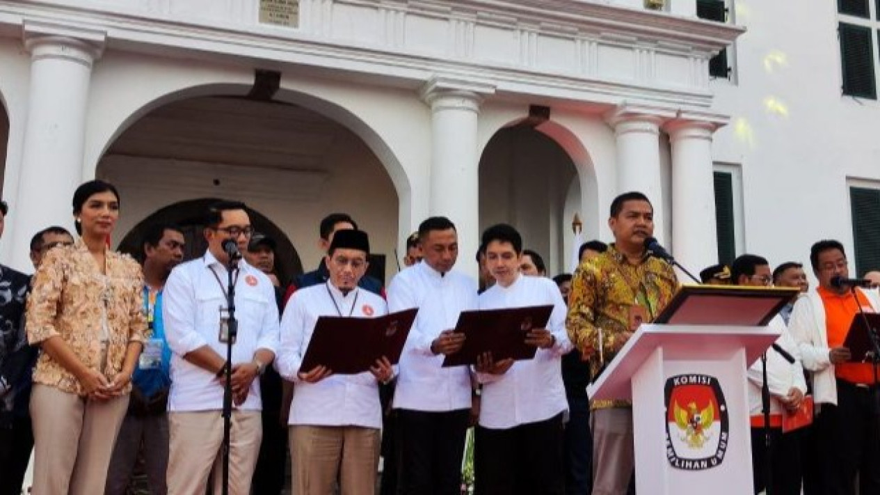 RK-Suswono, Dharma-Kun, dan Pramono-Rano Deklarasi Pilkada Damai
            - galeri foto