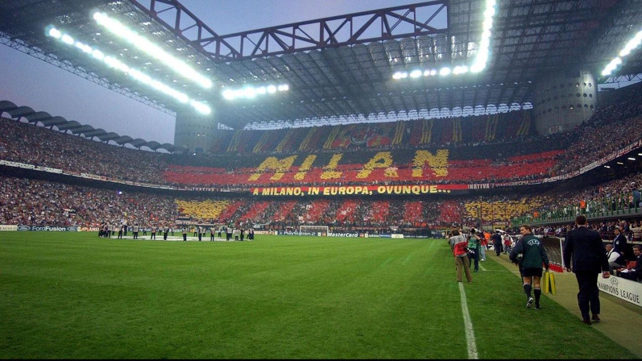 Stadion San Siro Terancam Dibongkar, UEFA Pindahkan Venue Final Liga Champions dari Markas AC Milan dan Inter
            - galeri foto