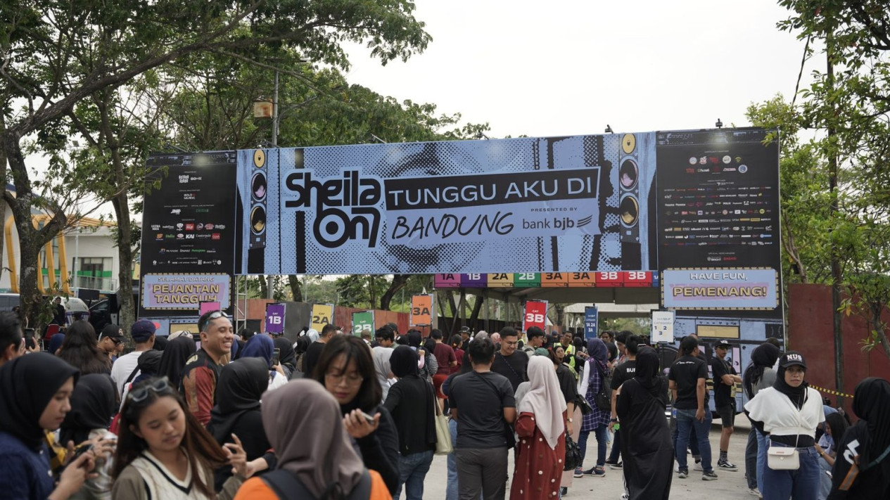 Konser Sheila On 7 di Bandung Pecah, bank bjb Puaskan Sheilagank dengan Diskon dan Fasilitas Spesial
            - galeri foto