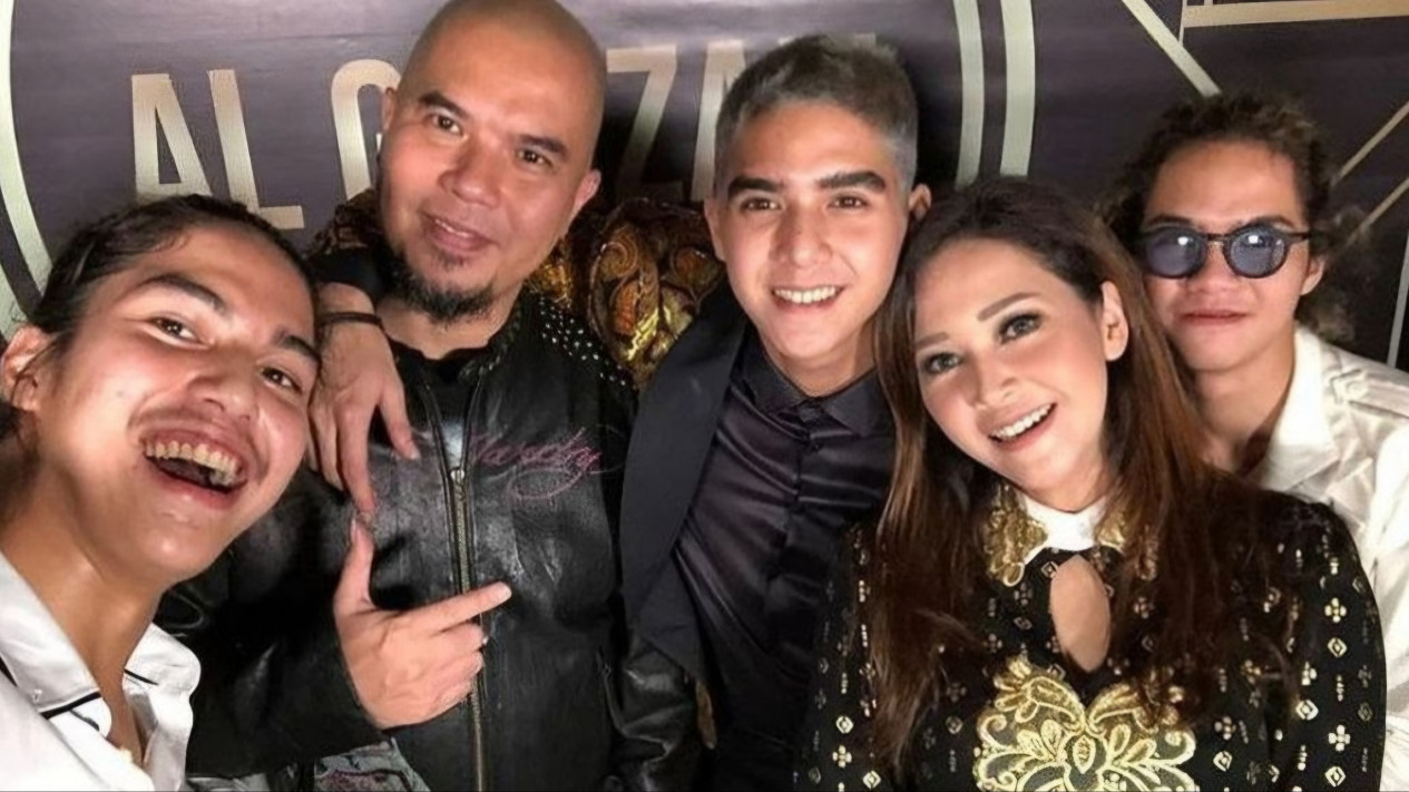 Lirik Lagu Pasto - Aku Pasti Kembali, Ungkapan Rindu Maia Estianty Setelah Berpisah dari Ahmad Dhani untuk Anak-anaknya
            - galeri foto