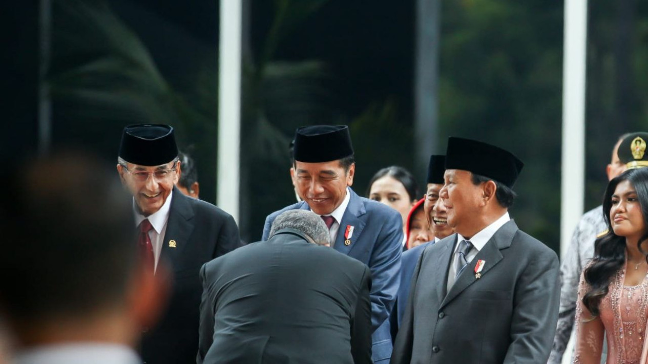 Jelang Lengser, Jokowi Titipkan Perekonomian Indonesia di Tangan Prabowo: Presiden Cemaskan Kondisi Tak Pasti Ini
            - galeri foto