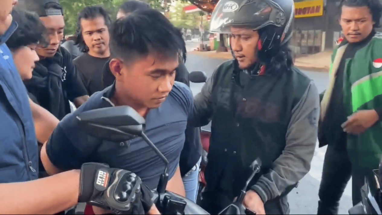 Rampok Motor dengan Modus Razia, Dua Polisi Gadungan di Makassar Diringkus
            - galeri foto