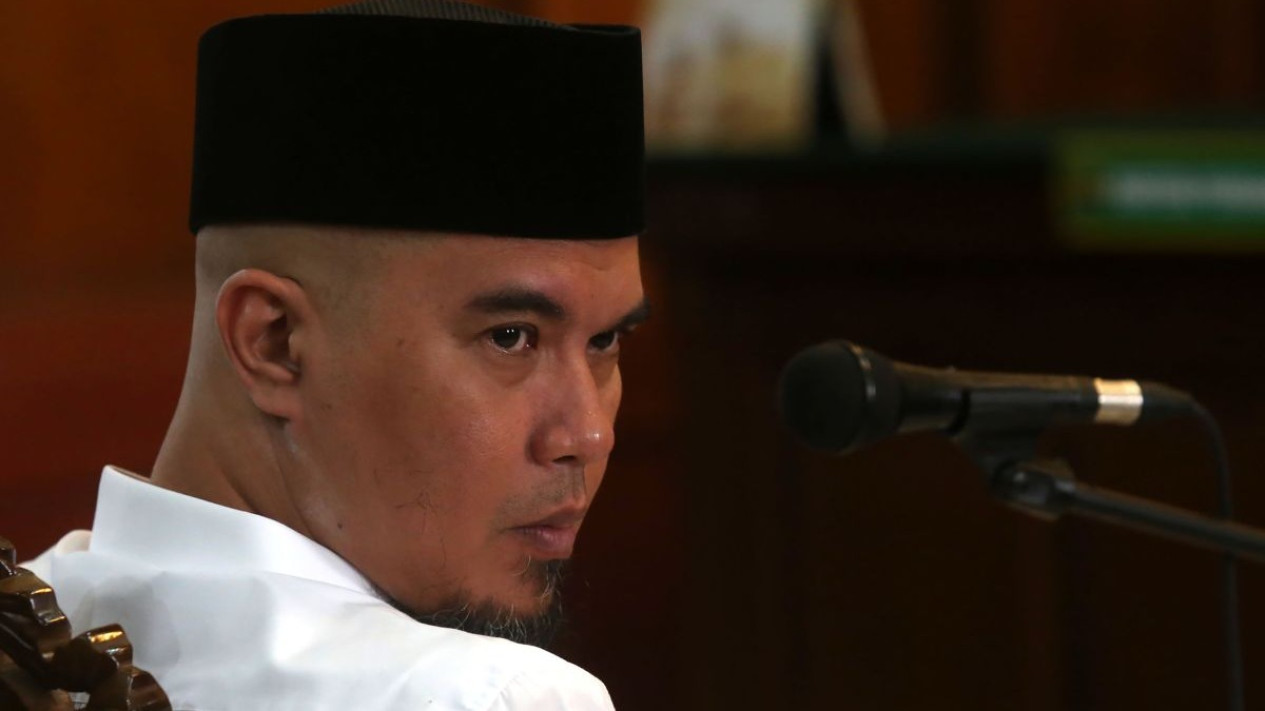 Buntut Ahmad Dhani Iringi Surat Al Fatihah Pakai Musik Viral Lagi, Ketua MUI Menduga Punya Niat Baik, tapi...
            - galeri foto