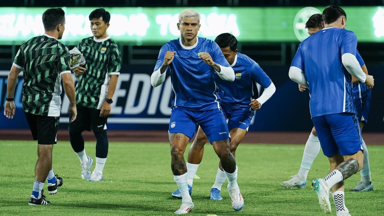 Zhejiang FC Vs Persib Bandung di Babak Pertama: Maung Bandung Beri Perlawanan Sengit kepada Tuan Rumah, Skor Sama Kuat
            - galeri foto