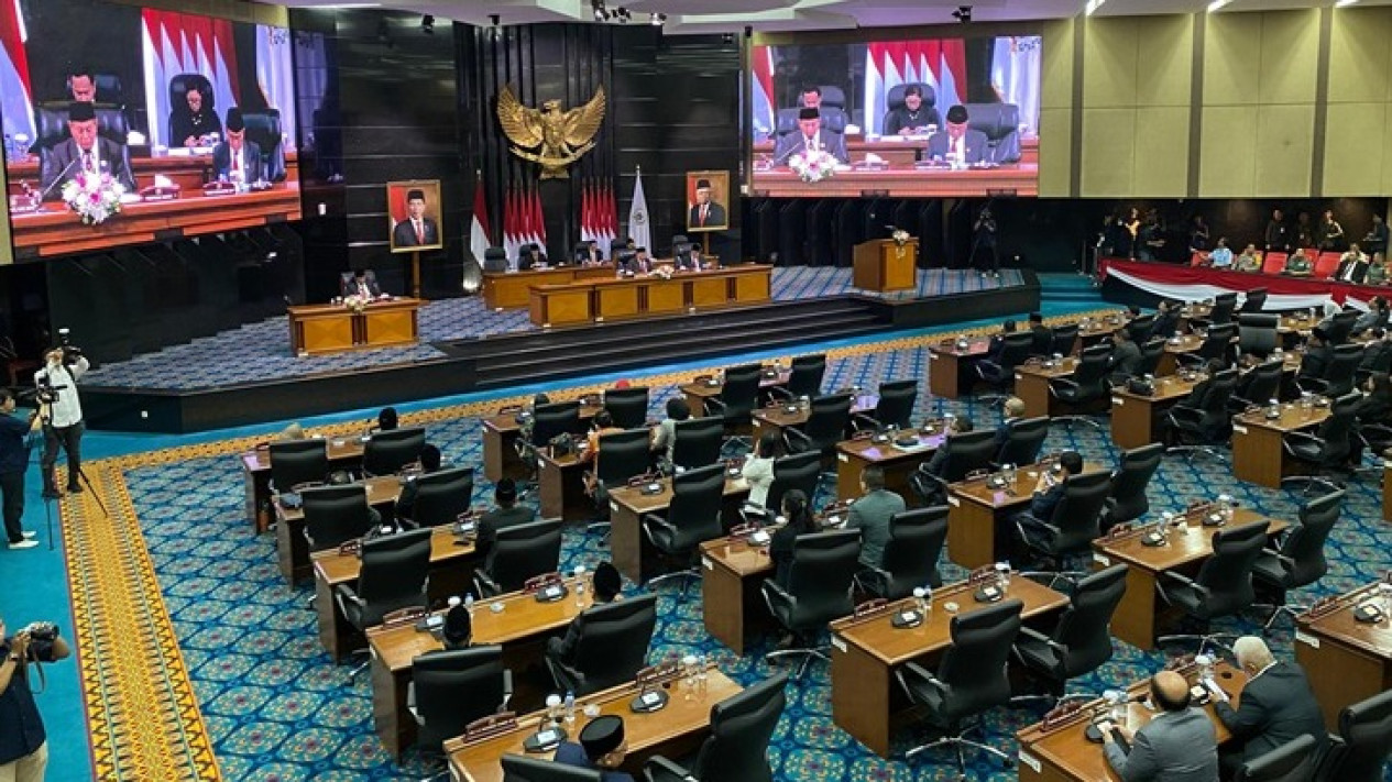 Lima Pimpinan DPRD Jakarta akan Mengucap Sumpah dan Janji Hari Ini
            - galeri foto