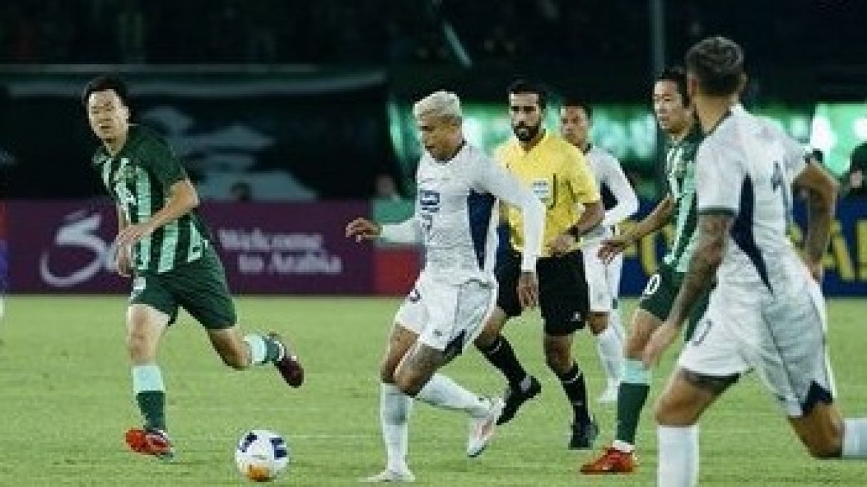 Media Malaysia Dibikin Malu Warganet Indonesia Usai Ledek Kekalahan Klub Liga 1 di AFC Champions League: Kami Sakit Hati? Tentu Tidak
            - galeri foto