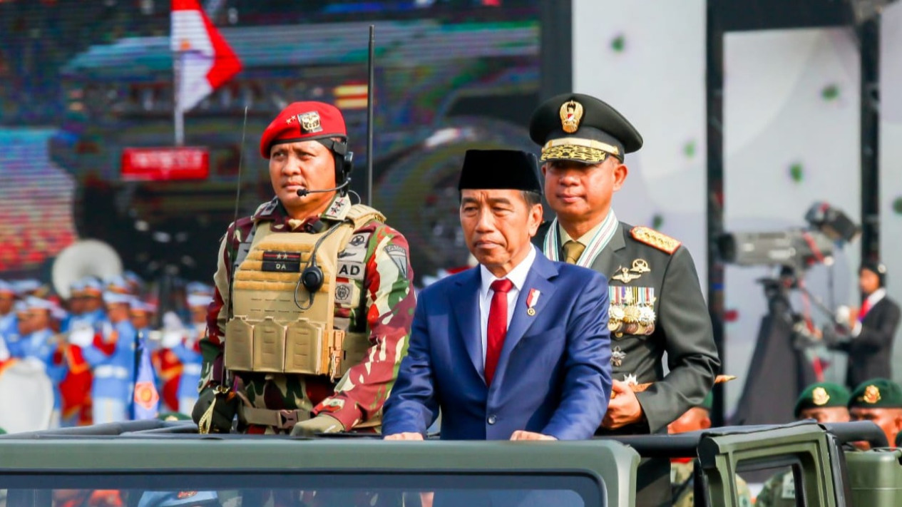 Pesan Jokowi dalam HUT Ke-79 TNI, Ingatkan jaga Stabilitas Jelang Transisi dan Pilkada 2024
            - galeri foto