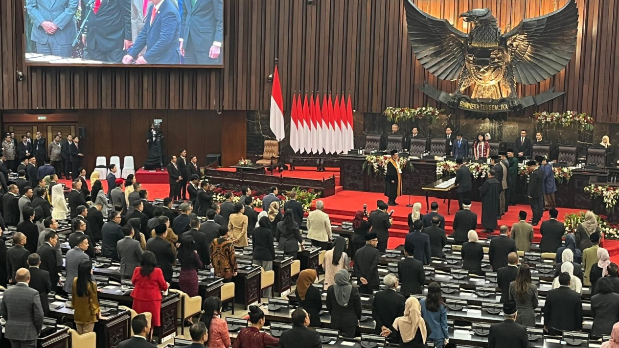 Waketum MUI Harap Anggota Dewan yang Baru Dilantik Agar Amanah dalam Tugas: Jangan Langgar Agama dan Hukum
            - galeri foto