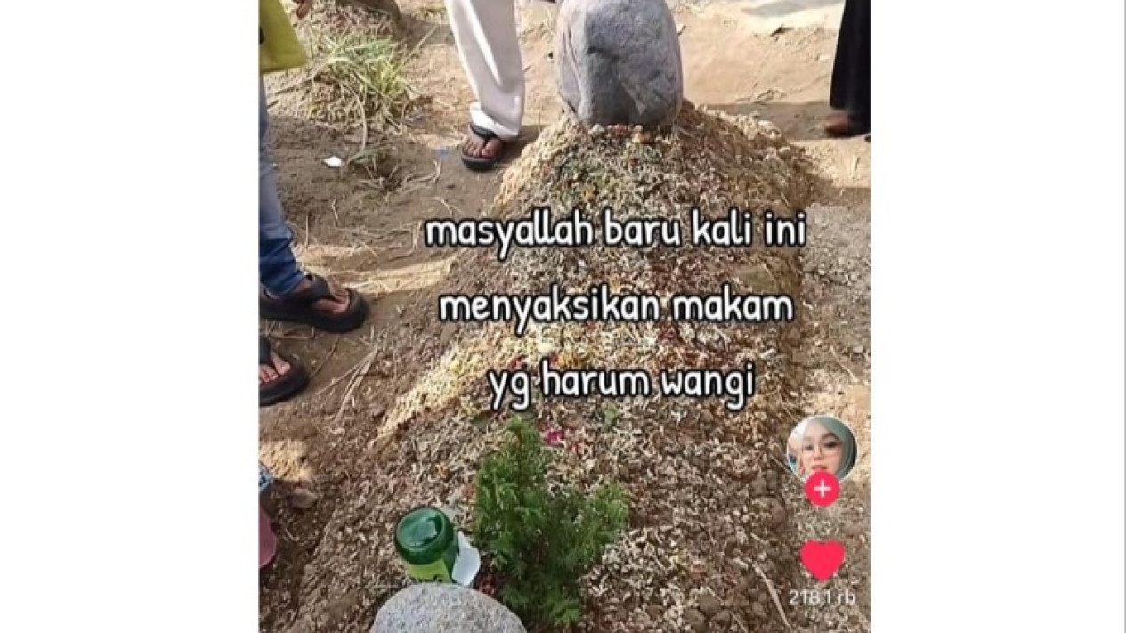 Merinding! Bau Harum Tercium dari Makam Nia si Gadis Penjual Gorengan yang Tewas Dibunuh, Ini Kesaksian Warga..
            - galeri foto