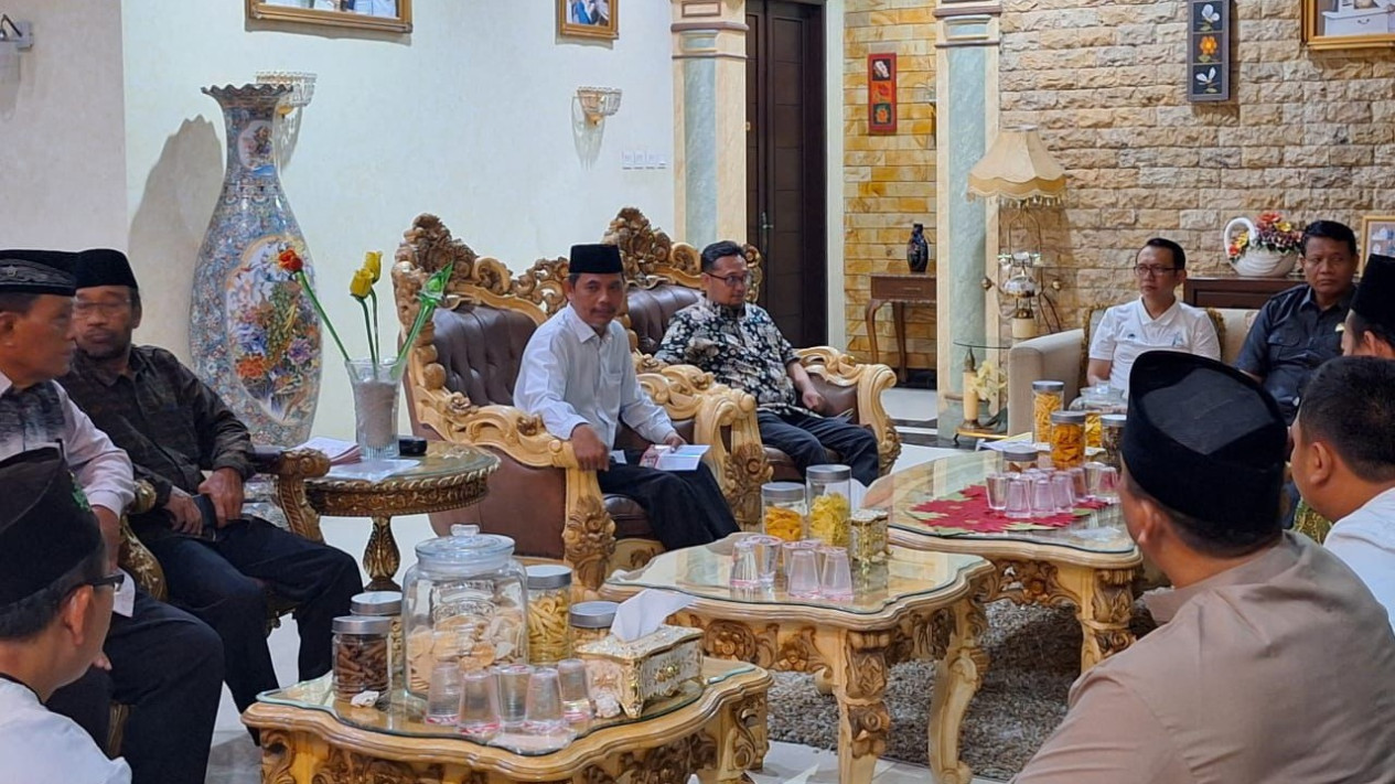 Perwakilan Madrasah Tingkat MI dan MTs Temui Dani Ramdan, Curhat Soal Ketimpangan Pendidikan di Kabupaten Bekasi
            - galeri foto