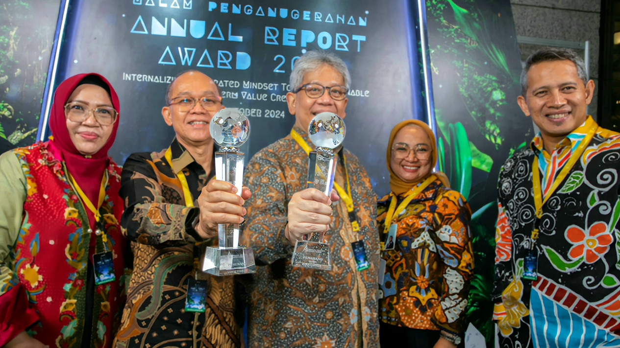 bank bjb dan bank bjb Syariah Raih Penghargaan Prestisius di Annual Report Award (ARA) 2023, Berkat GCG dan Prinsip Bisnis Berkelanjutan yang Solid
            - galeri foto