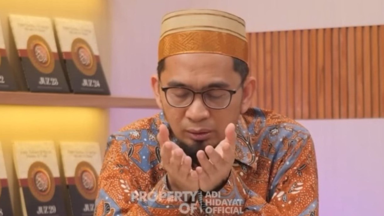 Ustaz Adi Hidayat: Ini Tujuh Urutan Kebiasaan Nabi Muhammad SAW Ketika Bangun Tidur
            - galeri foto