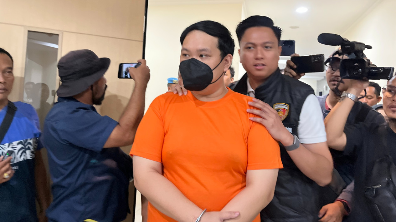 Fakta Penangkapan Pria Pemilik Judi Online di Petamburan Beli Situs Rp16 Juta, Polisi Beberkan Iming-iming dari Komunitas Telegram
            - galeri foto